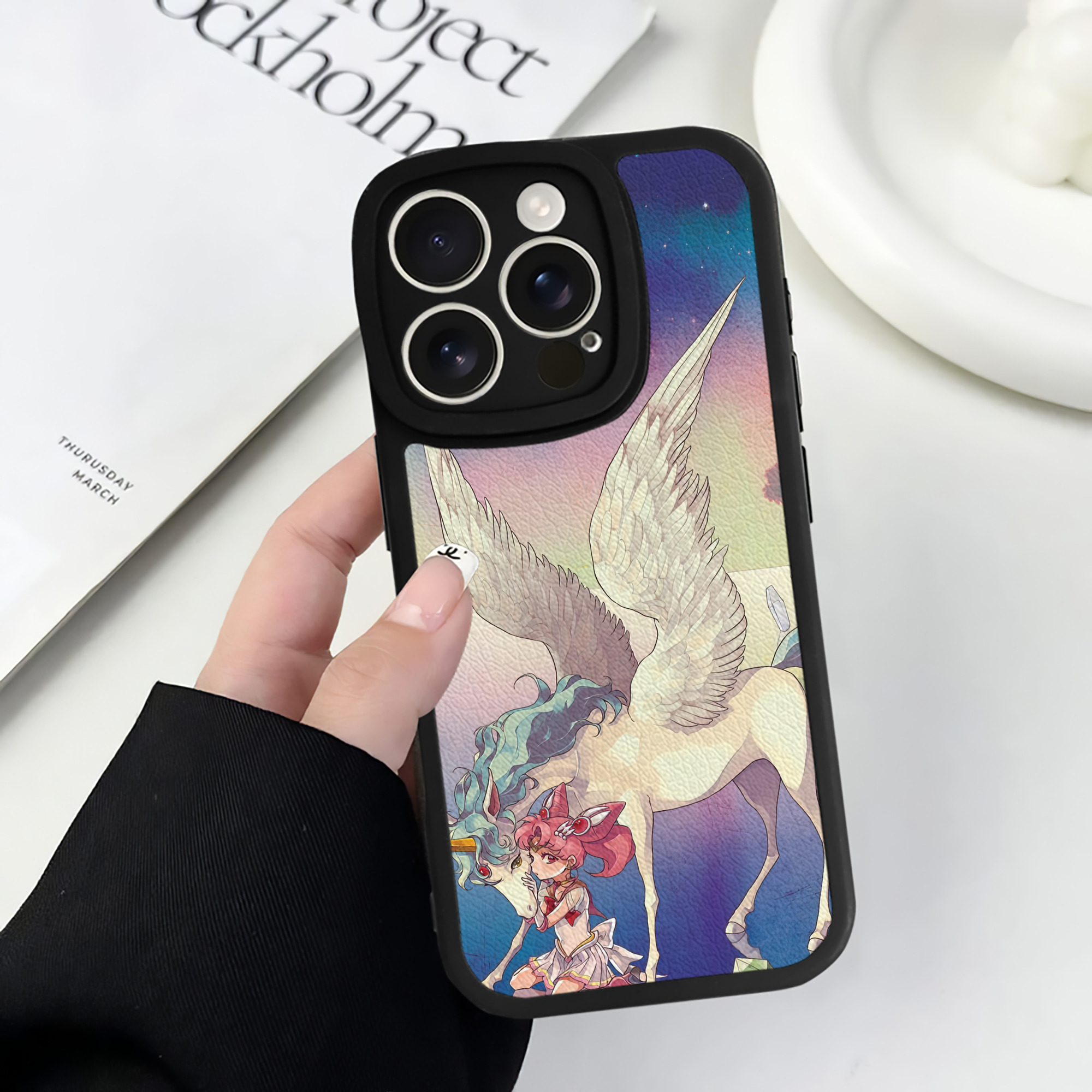 （画像用） 美少女戦士セーラームーン Sailor Moon 【iPhone 16シリーズ対応】シリコンスマホケース（レザー調） 材質：シリコン